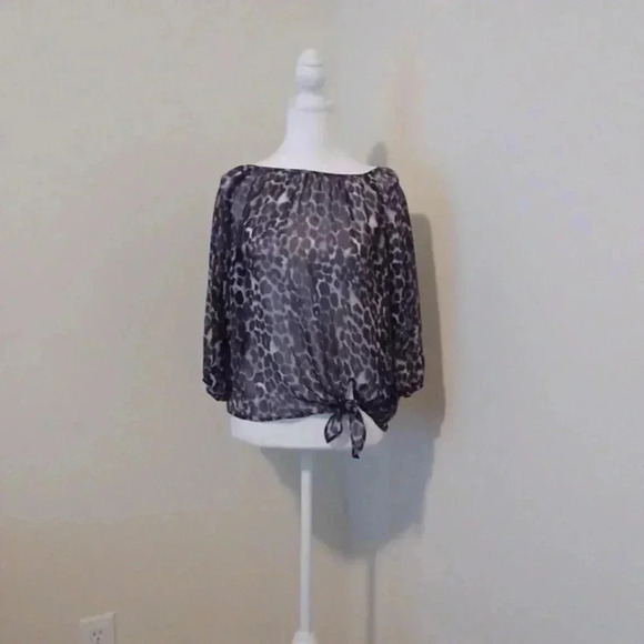 💙🌺Animal print top - Picture 4 of 8